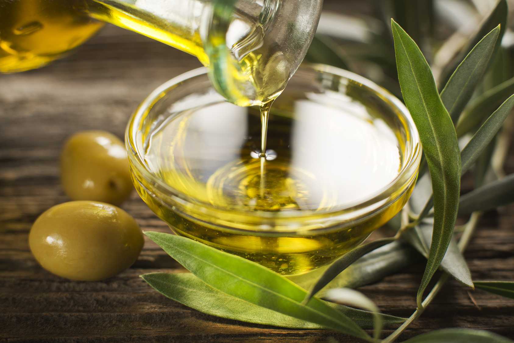 Маска для волос с оливковым маслом: лучшие рецепты