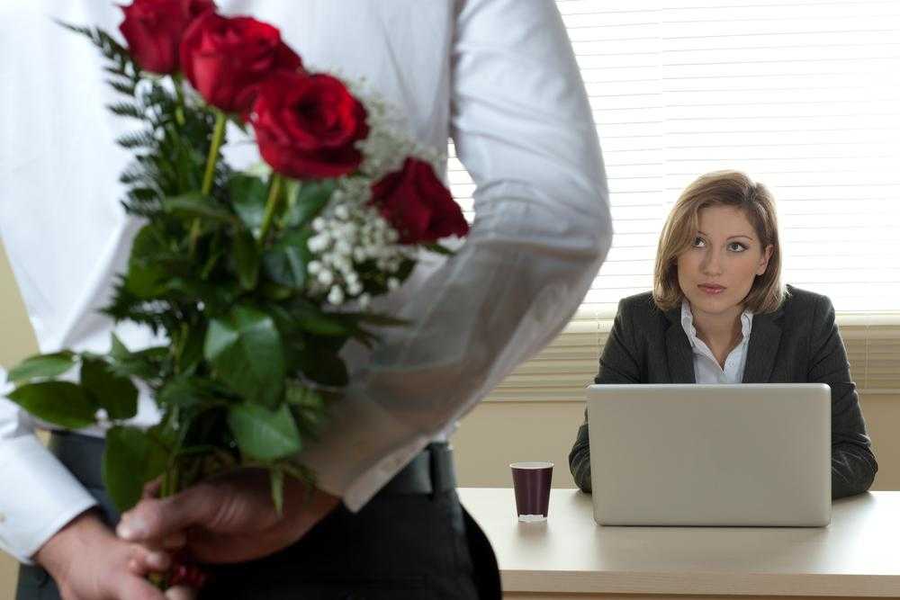 «роман с начальником — это поле для возникновения абьюза». психолог об отношениях на работе