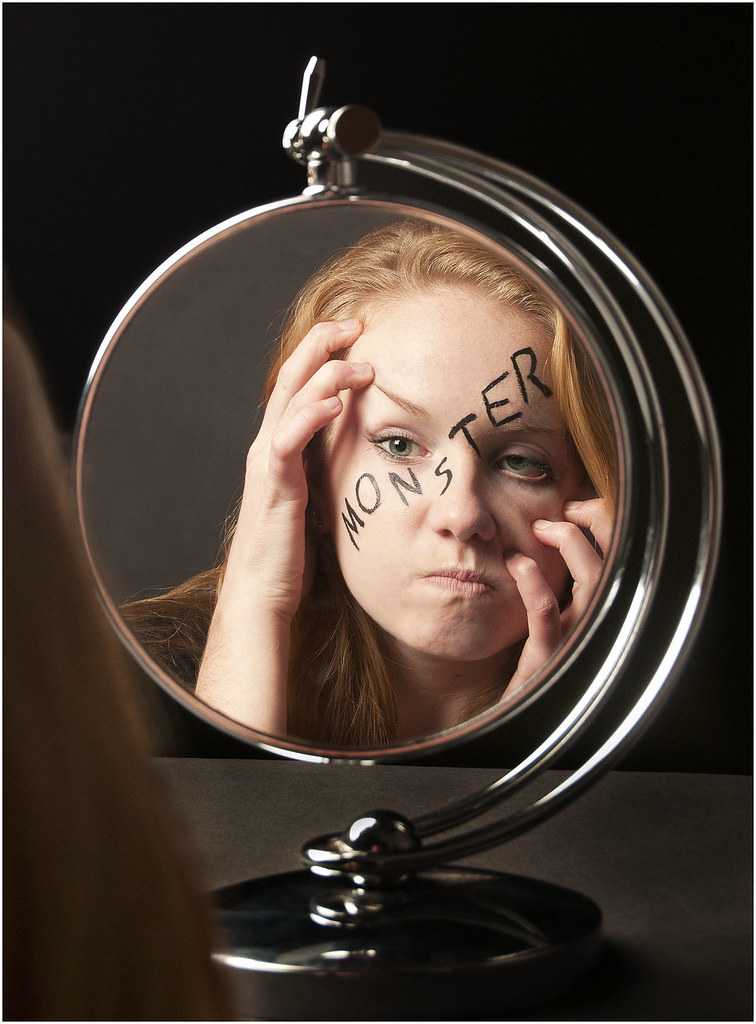 Дисморфофобия в психологии - комплекс «безобразной внешности»