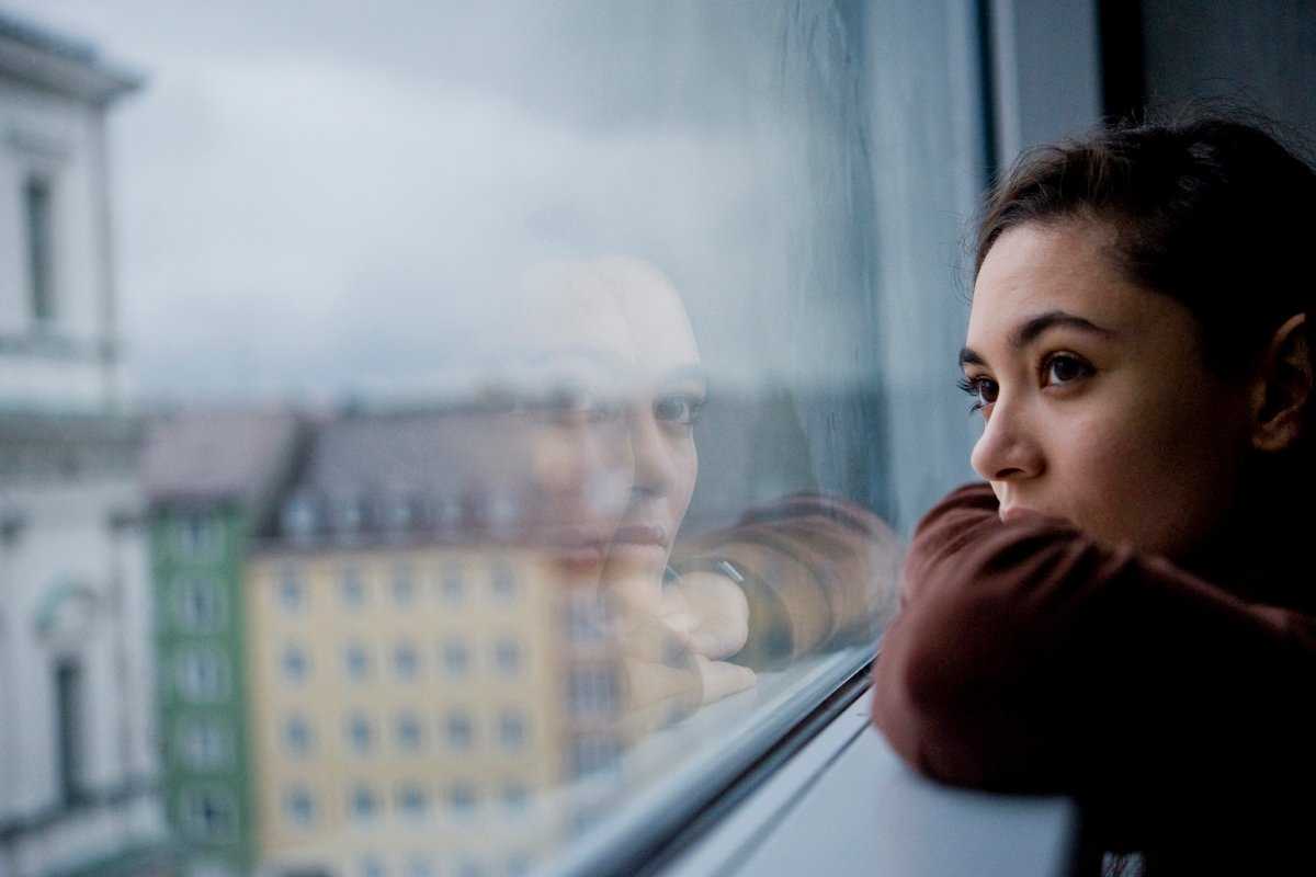 Как бороться с одиночеством: 10 главных правил от психологов